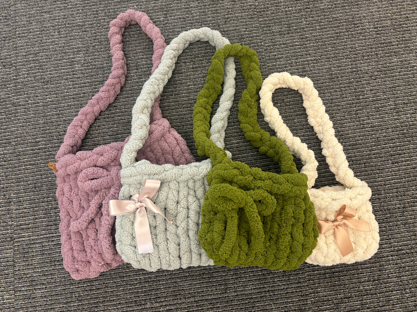 Finger Knit A Chunky Chenille Handbag